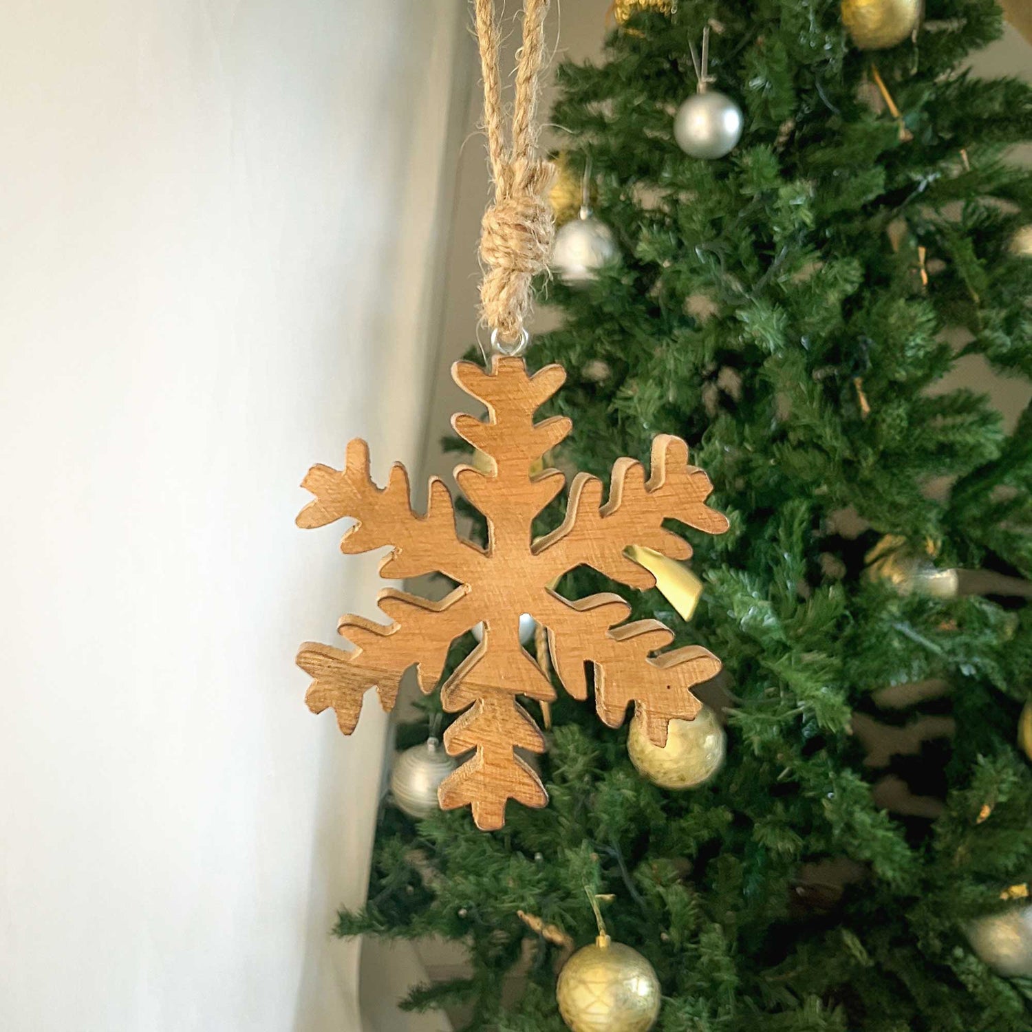 Wooden Hanging Snowflake Tree Decoration
