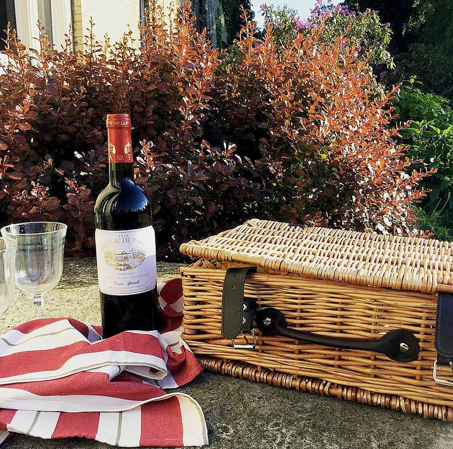 14 inch small picnic hamper