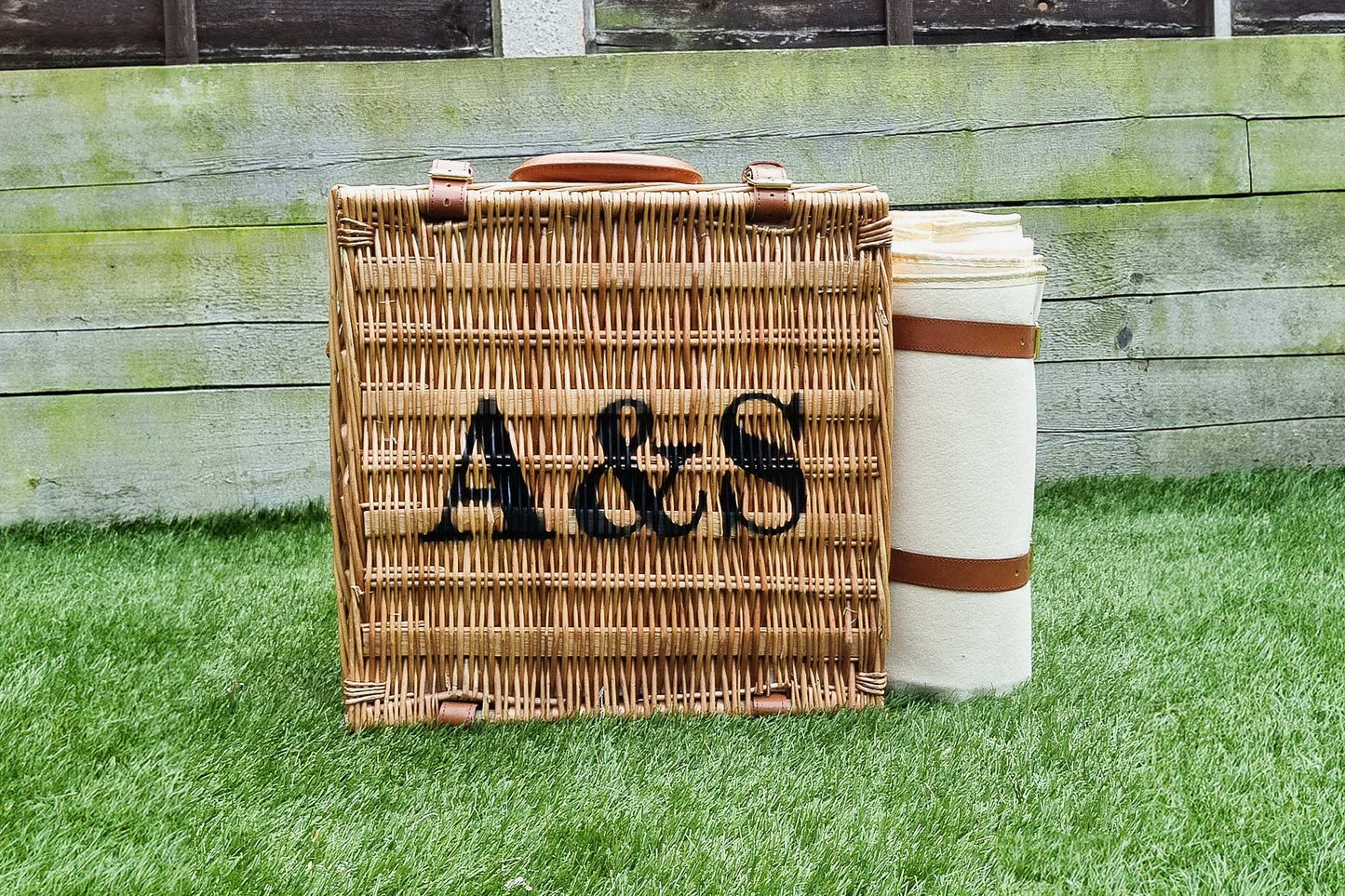 Deluxe Fitted Picnic Hamper for Two