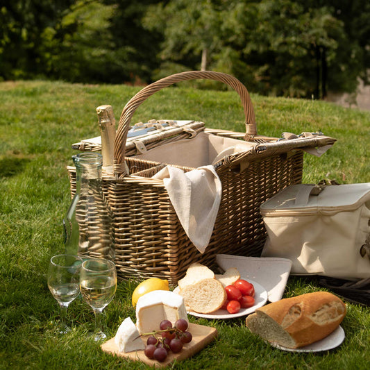 Two Person Lidded Picnic Hamper