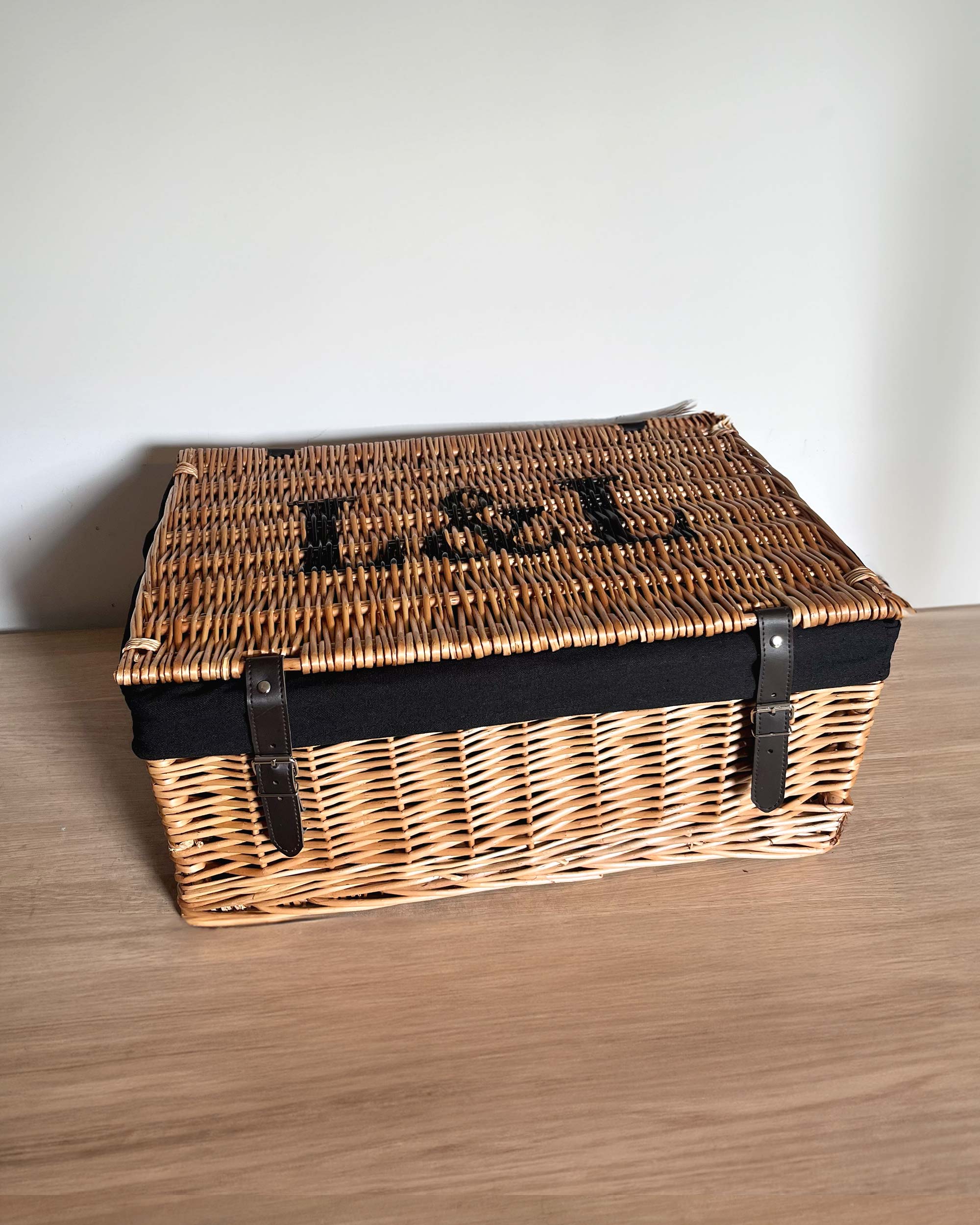 personalised 20 inch wicker hamper with black lining