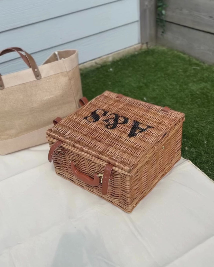 Deluxe Fitted Wicker Picnic Hamper for Two